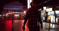 Uma verdadeira xenofobia trazida pela pandemia de coronavirus, contagia a China, particularmente a província de Guangdong: são discriminadas principalmente os negros, mas não só eles.