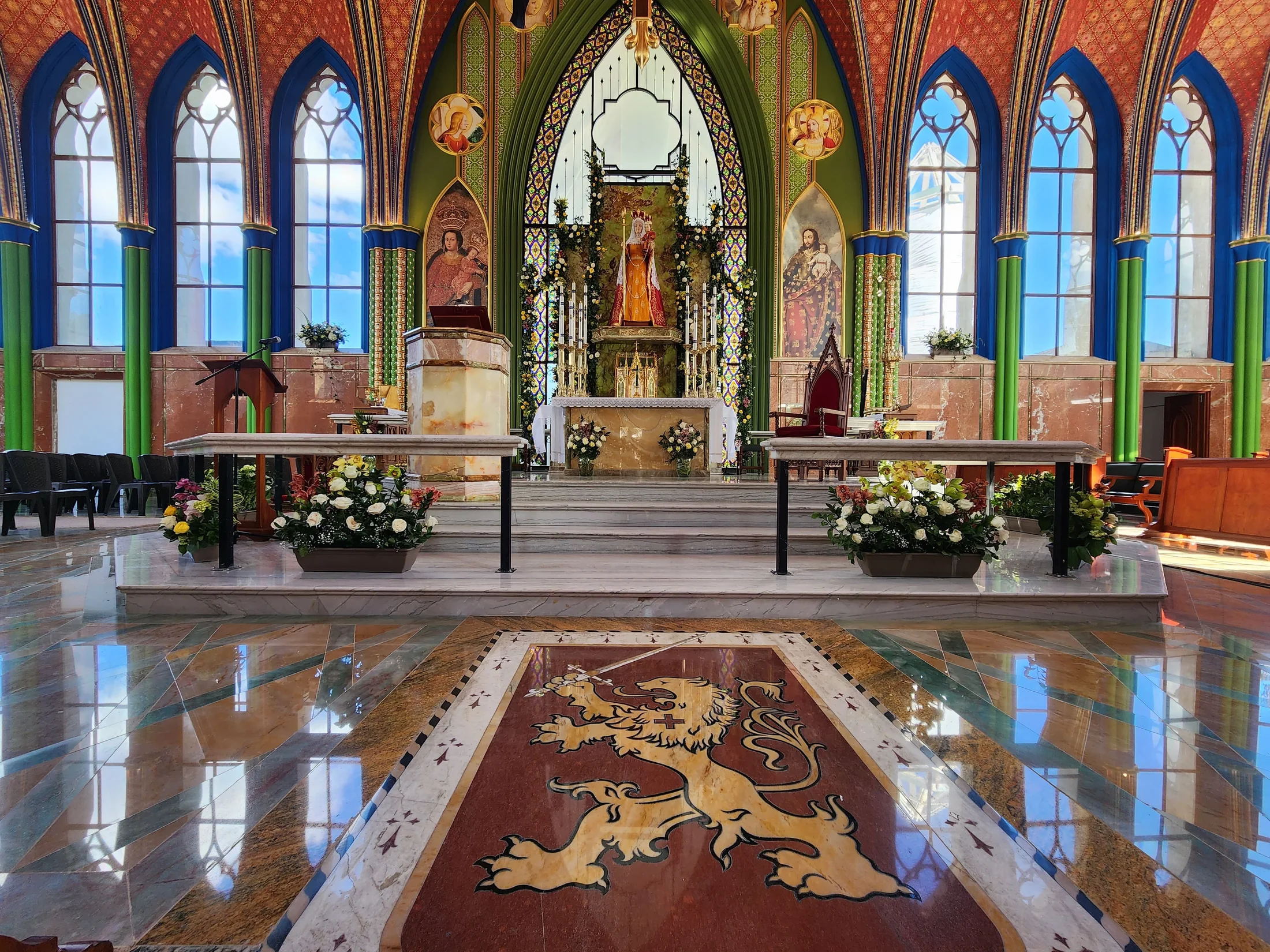 Casa ou igreja dos Arautos em El Retiro, foto 1 / 9
