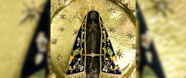 Santa Padroeira do Brasil, rogai por nós!