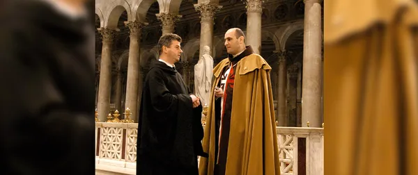 O carisma de São Bento junto ao túmulo de São Paulo