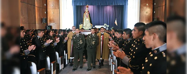 Visita à Escola Militar no Peru