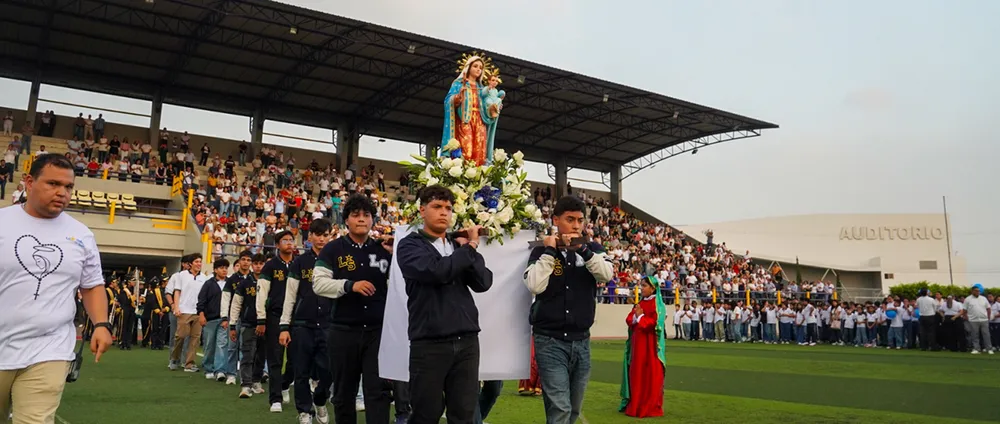 Serenata Mariana reúne cerca de 500 pessoas em Guayaquil