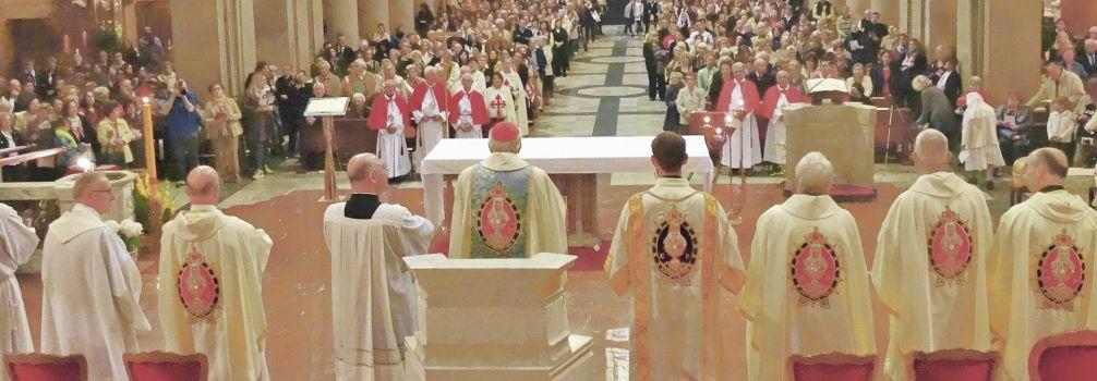 Solene cerimonia de coração da imagem de Fátima..jpg