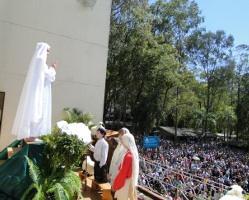 foto da encenação das aparições de Fátima.jpg