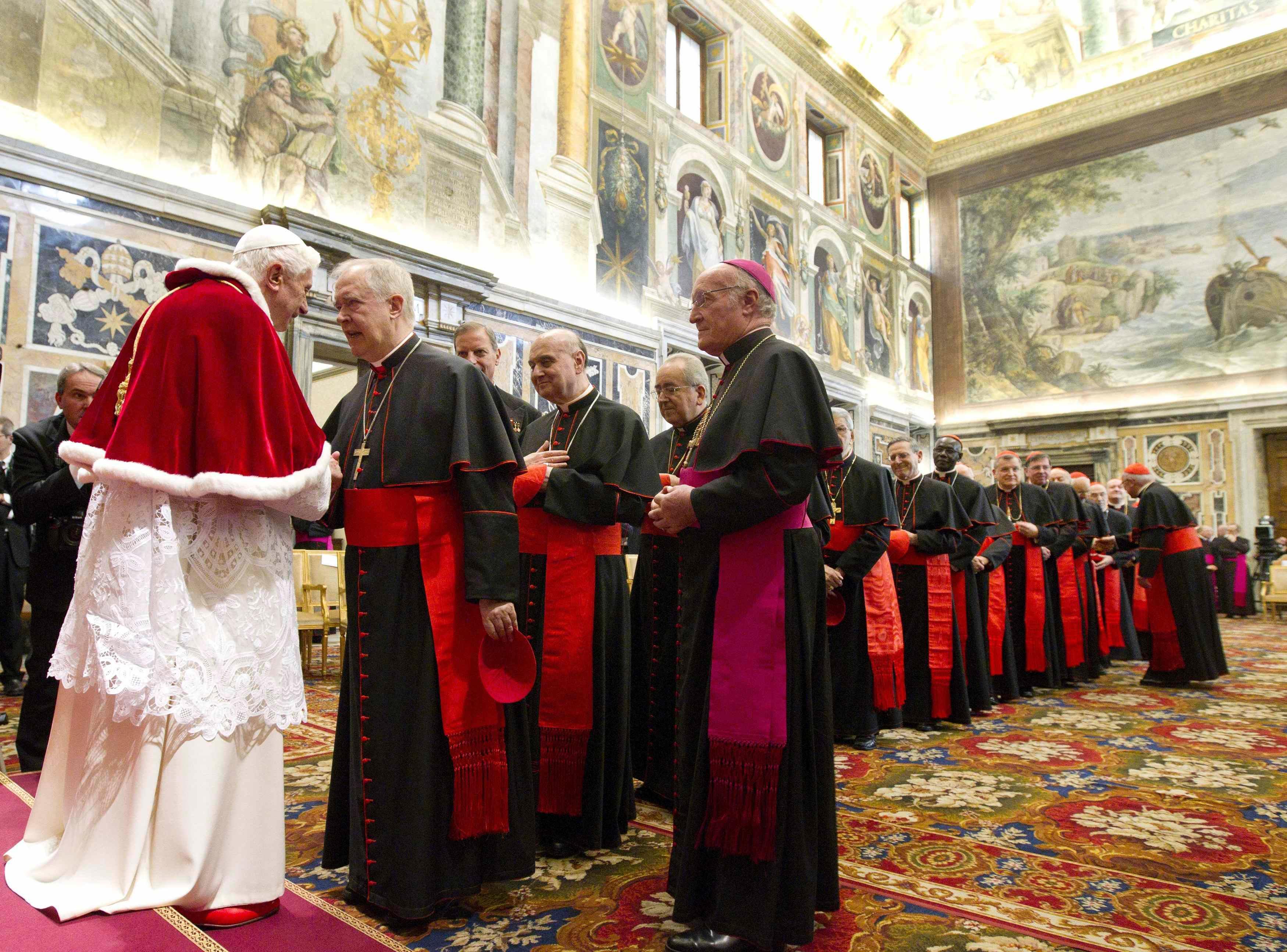 2011-12-22T145503Z_1249293555_GM1E7CM1RRN01_RTRMADP_3_POPE.JPG