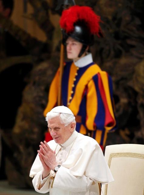 2012-01-04T115804Z_1405985369_GM1E8141JOI01_RTRMADP_2_POPE.JPG