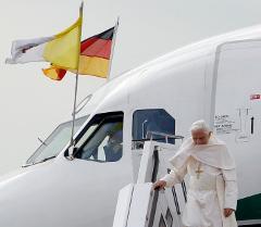 Papa chega a Alemanha 2011.JPG