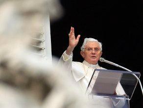 2010-12-05T123044Z_898679165_GM1E6C51L3401_RTRMADP_3_POPE.JPG 2010-12-05T123044Z_898679165_GM1E6C51L3401_RTRMADP_3_POPE.JPG