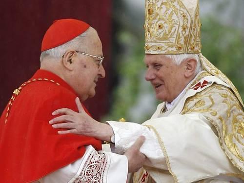 O-Papa-Bento-XVI-cumprimenta-o-cardeal-Angelo-Sodano-na-celebracao-da-Pascoa-na-Praca-de-Sao-PedroReuters.jpg O-Papa-Bento-XVI-cumprimenta-o-cardeal-Angelo-Sodano-na-celebracao-da-Pascoa-na-Praca-de-Sao-PedroReuters.jpg