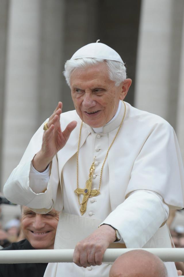 S.S. Benedetto XVI - Udienza Generale in piazza San Pietro 26-09-12 c.jpg S.S. Benedetto XVI - Udienza Generale in piazza San Pietro 26-09-12 c.jpg