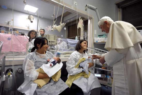 papa_visita_hospital.jpg papa_visita_hospital.jpg