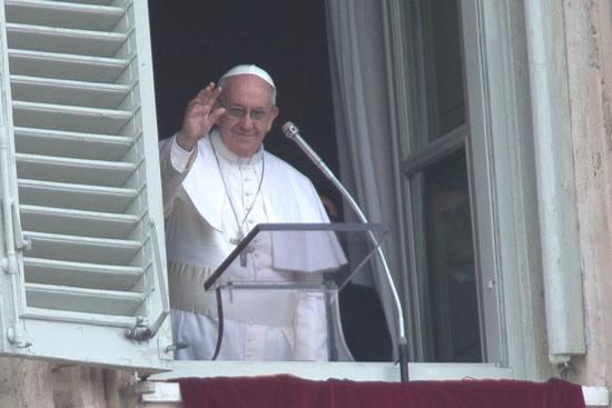 primeiro_angelus_papa_francisco.jpg