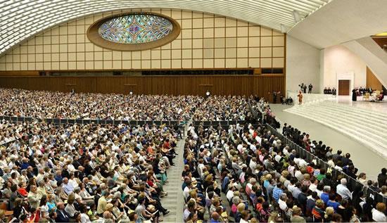 sala_paulo_vi_1.jpg