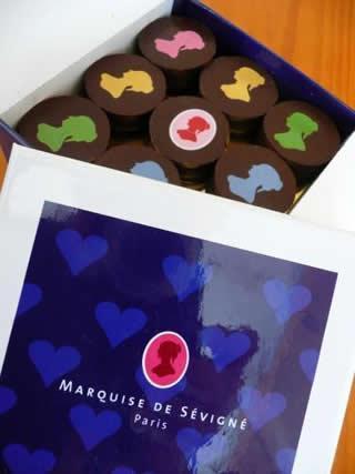Esses chocolates que vinham de Paris.jpg Esses chocolates que vinham de Paris.jpg