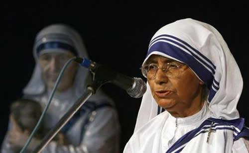 Advogada e missionária falece a primeira superiora general das madres de Teresa de Calcula.jpg