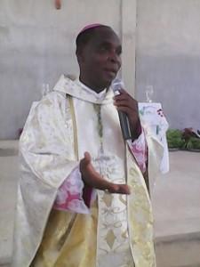 Bispo de Gana pede aos católicos nunca amaldiçoarem ao próximo.jpg Bispo de Gana pede aos católicos nunca amaldiçoarem ao próximo.jpg