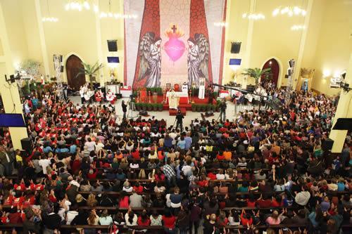 Santa Missa da Meia-Noite 2014.jpg Santa Missa da Meia-Noite 2014.jpg