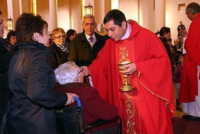 Igreja de Talca, no Chile, recebe com alegria a um novo sacerdote.jpg
