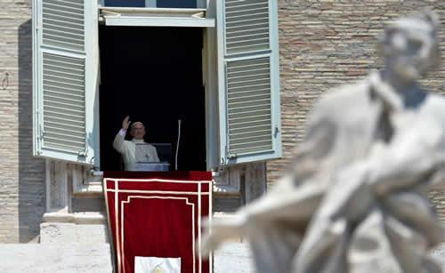 Primeiro Angelus após segunda viagem apostólica de Francisco à América.jpg Primeiro Angelus após segunda viagem apostólica de Francisco à América.jpg