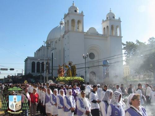 Com Horas Santas, procissões e jejuns, Bispos buscam a paz de El Salvador.jpg Com Horas Santas, procissões e jejuns, Bispos buscam a paz de El Salvador.jpg