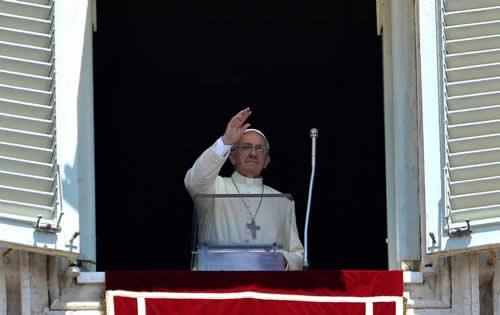 Angelus papa.jpg Angelus papa.jpg