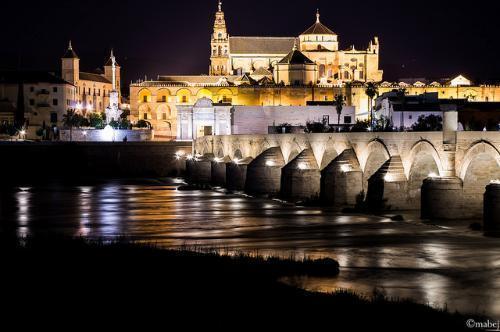 Aumenta o número de visitantes na Catedral de Córdoba, Espanha 1.jpg Aumenta o número de visitantes na Catedral de Córdoba, Espanha 1.jpg