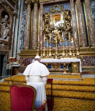 Papa Francisco visita Basílica de Santa Maria Maior - 14 de março de 2013.jpg