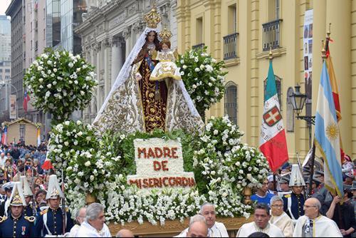 Procissão de Nossa Senhora do Carmo no Chile reúne 20 mil pessoas 1.jpg Procissão de Nossa Senhora do Carmo no Chile reúne 20 mil pessoas 1.jpg