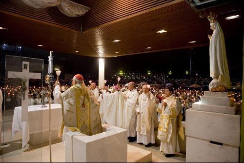 Comemoram em Fátima o 98º aniversário das aparições marianas 1.jpg Comemoram em Fátima o 98º aniversário das aparições marianas 1.jpg