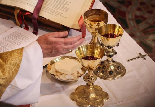 Fundação Alter Christus premiará sacerdotes destacados em vários campos do apostolado.jpg Fundação Alter Christus premiará sacerdotes destacados em vários campos do apostolado.jpg