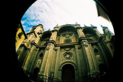 Catedral espanhola acolhe exposição ?Quem a Deus tem nada lhe falta? 1.jpg