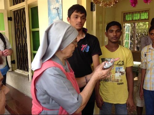 Após 44 anos de trabalho com leprosos, Índia nega visto à religiosa católica.jpg