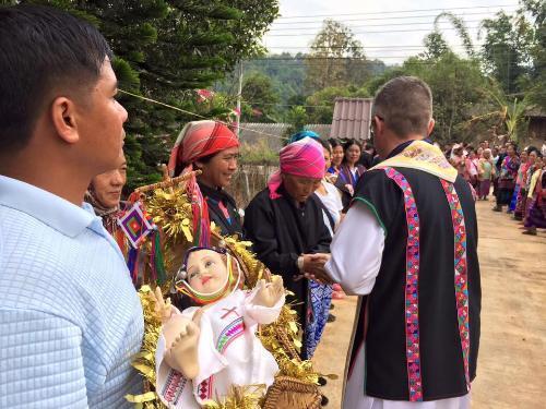 Missionário descreve emotiva recepção do Menino Jesus em regiões distantes da Tailândia 1.jpg Missionário descreve emotiva recepção do Menino Jesus em regiões distantes da Tailândia 1.jpg