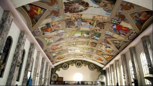 Réplica da Capela Sistina é pintada em Paróquia do México 1.jpg