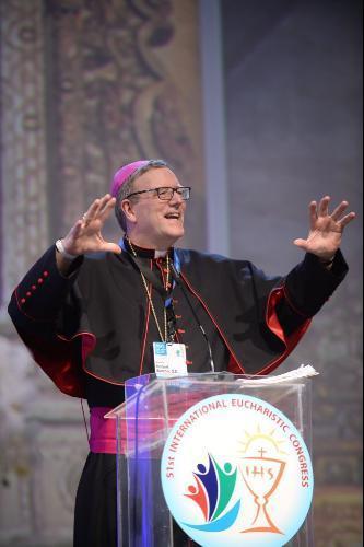 Dom Barron destaca testemunho católico dos filipinos no mundo.jpg