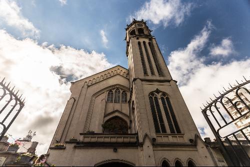 Templo de Nossa Senhora de Lourdes em Rosário, Argentina, é elevada à Basílica Menor.jpg Templo de Nossa Senhora de Lourdes em Rosário, Argentina, é elevada à Basílica Menor.jpg