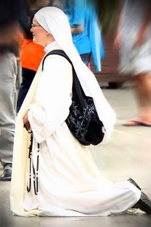 Arcebispo de Singapura aos religiosos sejam exemplo para inspirar aos jovens.jpg Arcebispo de Singapura aos religiosos sejam exemplo para inspirar aos jovens.jpg