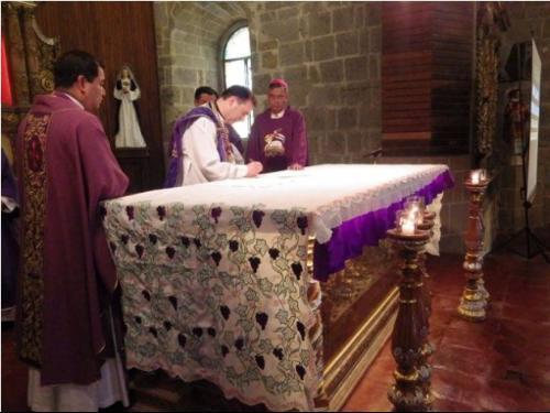 Paróquia nas Filipinas assina Vínculo Espiritual com Catedral de Santiago de Compostela.jpg Paróquia nas Filipinas assina Vínculo Espiritual com Catedral de Santiago de Compostela.jpg