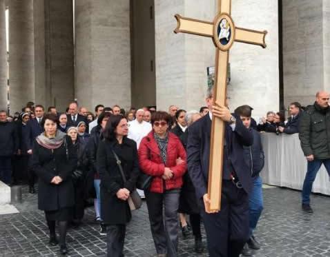 Três milhões de pessoas em Roma durante os primeiros cem dias do Jubileu da Misericórdia.jpg Três milhões de pessoas em Roma durante os primeiros cem dias do Jubileu da Misericórdia.jpg