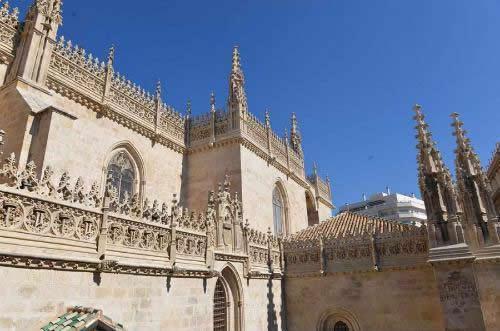 Concluídos os trabalhos de restauração da Capela Real em Granada, Espanha.jpg Concluídos os trabalhos de restauração da Capela Real em Granada, Espanha.jpg