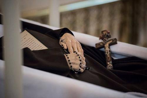 Funeral da Madre Angélica ocorre nos Estados Unidos 1.jpg