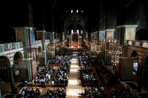 Catedral de Westminster, Inglaterra, acolhe Missa com 700 casais.jpg