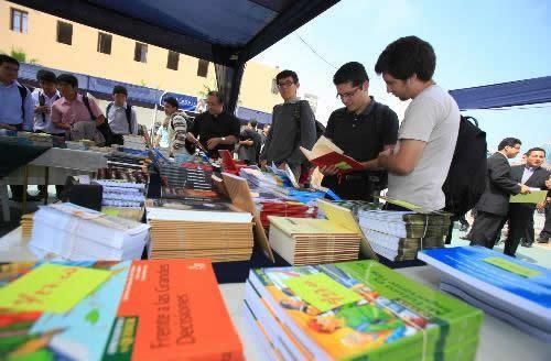Inaugurada em Lima a Terceira Feira do Livro Católico.jpg Inaugurada em Lima a Terceira Feira do Livro Católico.jpg