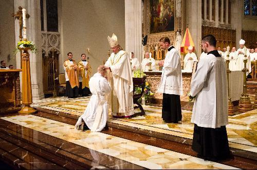 Bispo destaca em ordenação família com quatro sacerdotes e um seminarista.jpg Bispo destaca em ordenação família com quatro sacerdotes e um seminarista.jpg