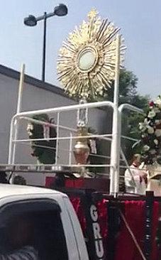 Assim é a Custódia Monumental do II Congresso Eucarístico da Arquidiocese do México 1.jpg Assim é a Custódia Monumental do II Congresso Eucarístico da Arquidiocese do México 1.jpg