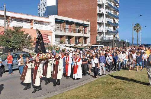 Temos que acompanhar com misericórdia a religiosidade popular, afirma Bispo Argentino.jpg