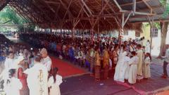 Paróquia na Indonésia realiza cerimônia conjunta de 339 matrimônios.jpg Paróquia na Indonésia realiza cerimônia conjunta de 339 matrimônios.jpg