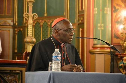 Son-Eminence-le-cardinal-Sarah-à-Saint-Eugène-05.jpg Son-Eminence-le-cardinal-Sarah-à-Saint-Eugène-05.jpg