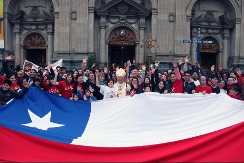 Igreja de Santiago do Chile celebra Missa de Envio de jovens peregrinos à JMJ 2016.jpg Igreja de Santiago do Chile celebra Missa de Envio de jovens peregrinos à JMJ 2016.jpg