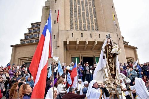 Multitudinária celebração da Solenidade de Nossa Senhora do Carmo no Chile.jpg